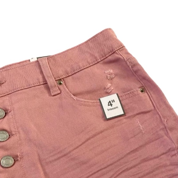 TIME AND TRU Plus Size High Rise Dusty Pink Distressed Denim Shorts Size 16 - Picture 2 of 6